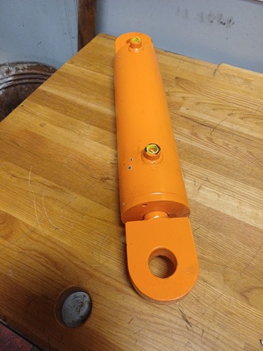 Hydraulic ram double acting
