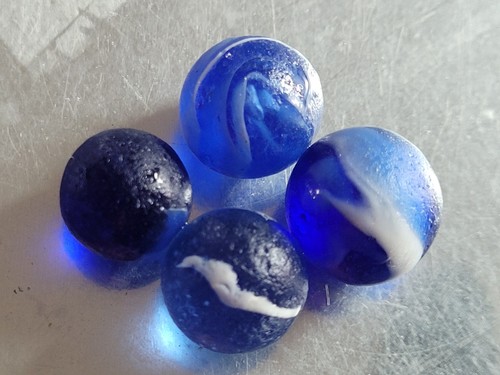Vintage blue swirl sea - 4,