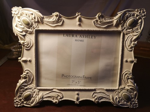 Laura ashley home white - laura,
