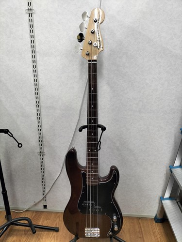 Fender made japan precision - made,