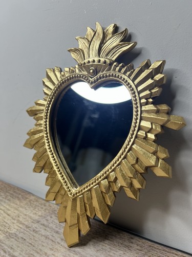 Gold sacred heart - gold,