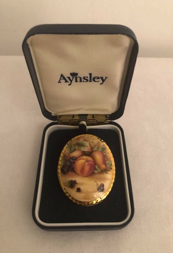 Nice vintage aynsley orchard - a,