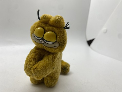 Vintage garfield sitting down - vintage,