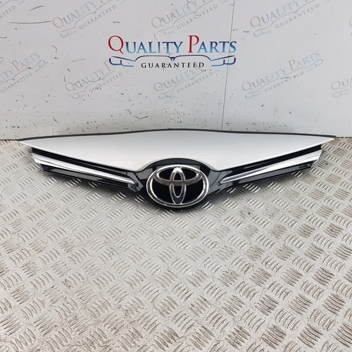 Toyota avensis front bumper - ,