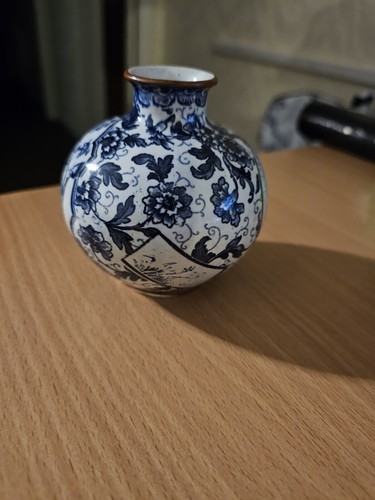 Royal bonn vase - royal,