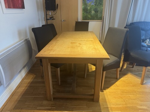 Solid oak extendable dining - oak,