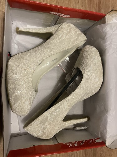 Ivory pair women s - pair, of