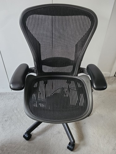Herman miller aeron - miller, b