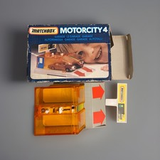 Vintage Matchbox Motorcity 6 Garage Boxed. Complete.