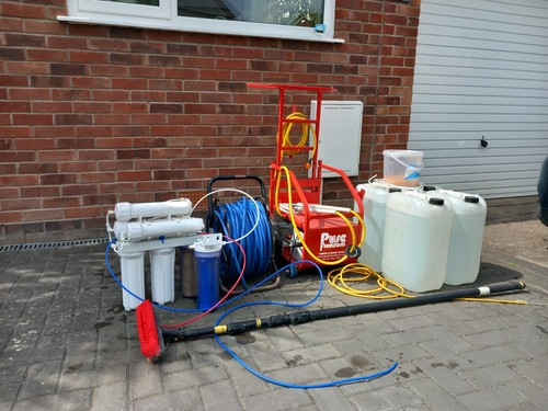 Reach and wash water fed - reach,