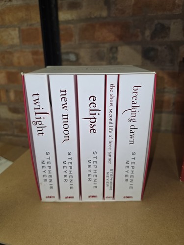 White twilight saga five book - white,