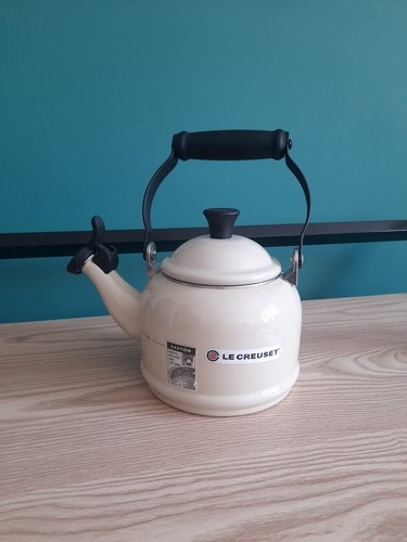 Cream enamelled creuset - enamelled,