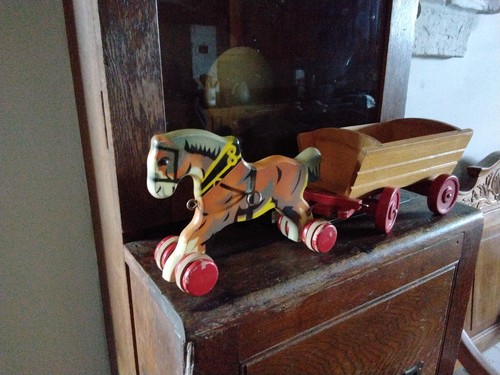 Vintage wooden pull - wooden,