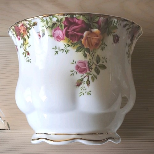 Royal albert bone china - royal,