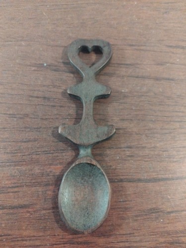 Vintage welsh love spoon 17cms - welsh,