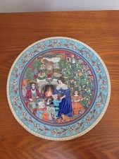 Royal Worcester Christmas Day 8" Collectors Plate Past Series Sue Scullard EC