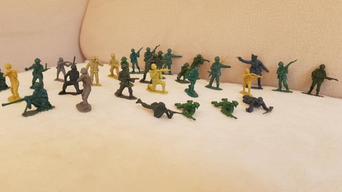Unpainted plastic toy - plastic, soldiers