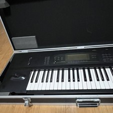KORG 01/W FD Music Workstation Synthesizer 61-Key with Hard Case Manual