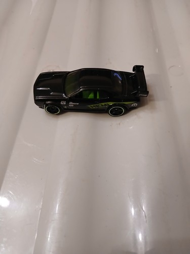 Hot wheels dodge challenger - hot,