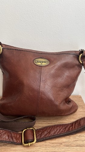 Fossil brown pebbled leather - pebbled,