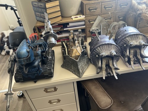 Large bbc robot wars figures - bbc,