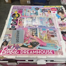 Barbie Dreamhouse Pool Party
