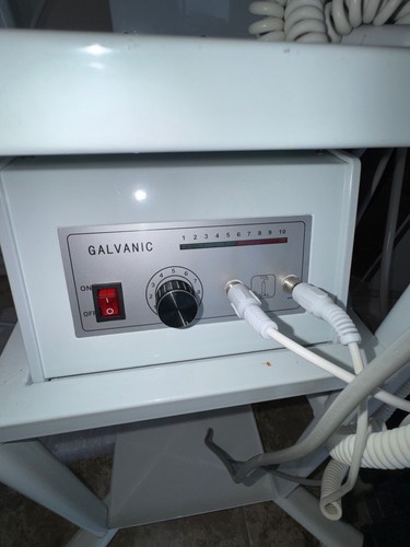 Galvanic machine with - machine, cables