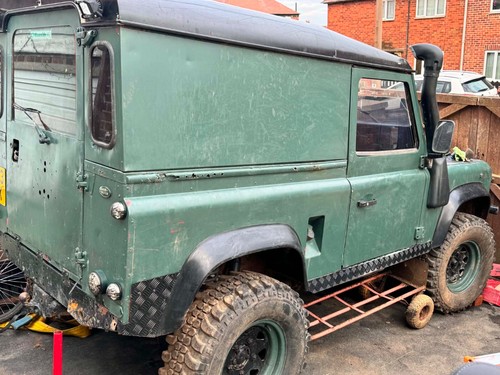 Land rover defender - land,