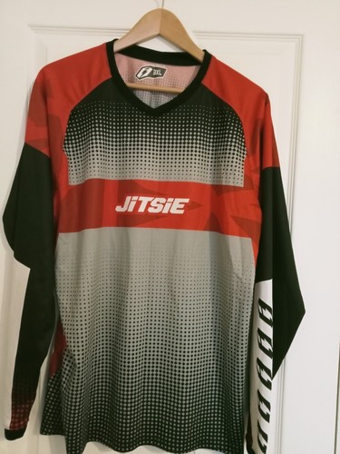 Adult jitsie kozmoz trials - jitsie,