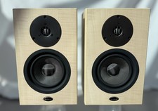 LINN KAN IV  Maple Bookshelf