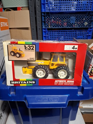 Britains farm toys county - britains,