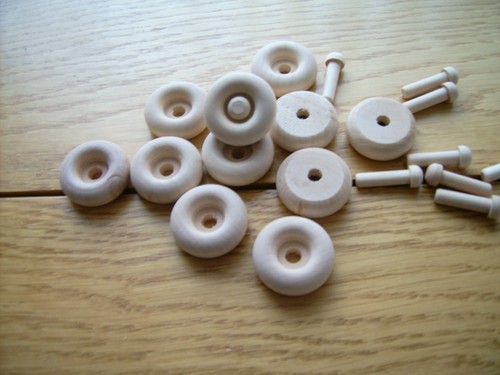 10x wooden toy wheels - 10x,