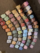 1 Scentsy wax bar (lots to