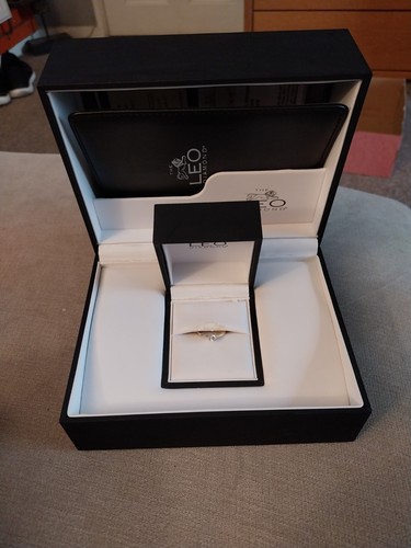 18ct solitaire diamond - 18ct,