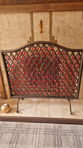 Fire guard screen with - screen, tea
