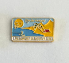 Pin s camping les - pin's,