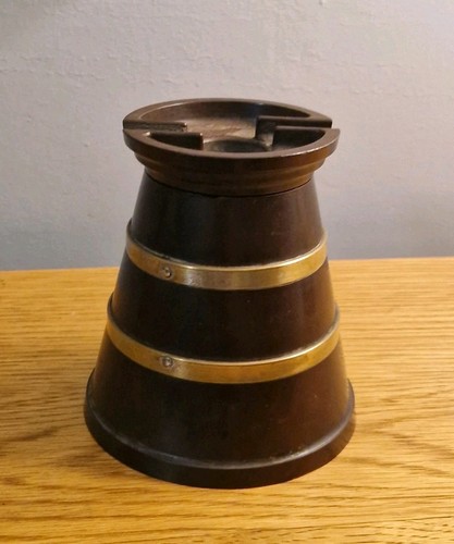 1930s fume match - 1930s, match-striking