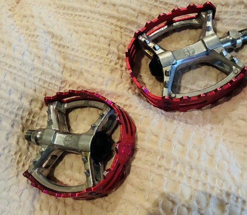 Victor bear trap - victor, old
