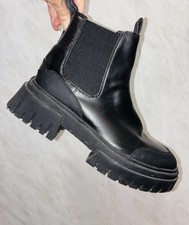 Ladies Black Chunky Rubber