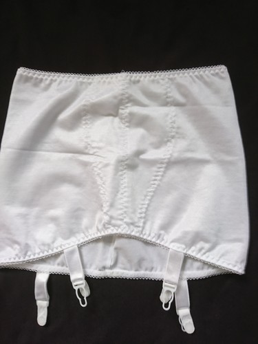 Vtg nylon white pretty - pretty, form