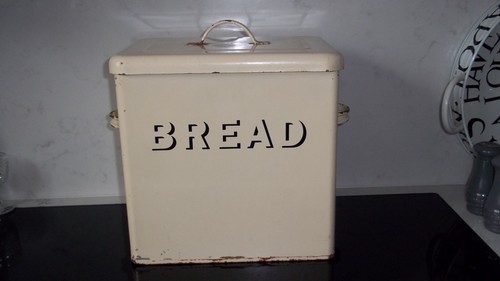 Enamel cream bread - enamel, with