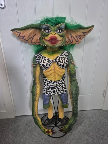 Gremlins gizmo greta lady - gremlins,