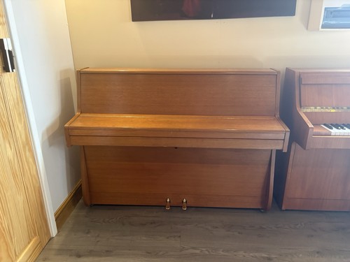 Lovely compact barratt - lovely,