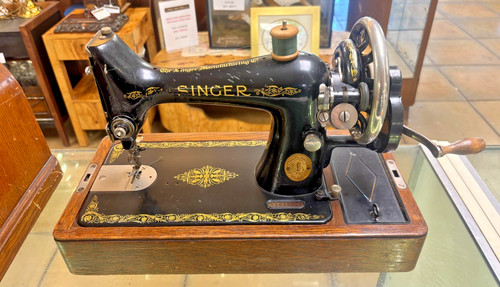 Antique 1923 singer - antique, hand