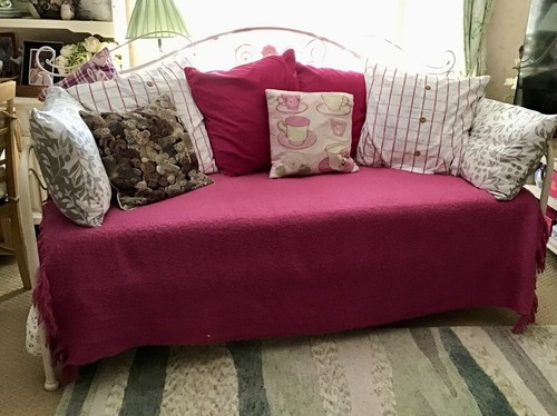 Laura ashley single - laura,