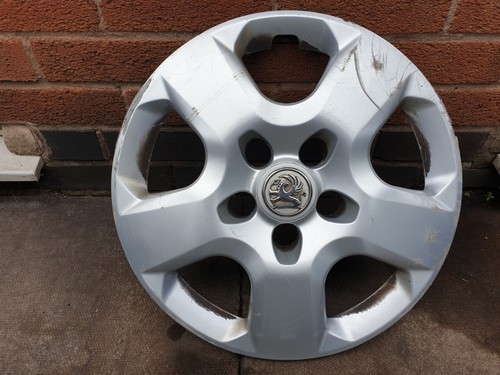 Vauxhall vivaro wheel trim - 16",