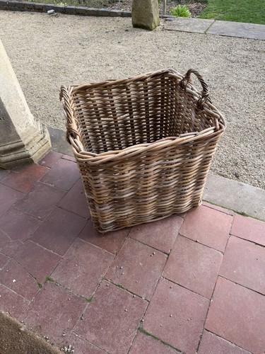 Wicker log basket with - log, handles