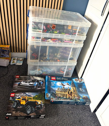 Lego bulk lot minifigures - bulk,