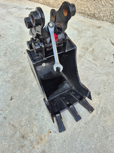 Cat bucket and - semi, quick