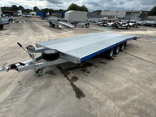 Car transporter trailer - car,